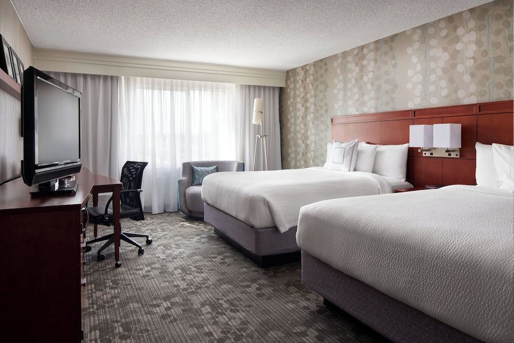 Room, 2 Queen Beds, Non Smoking (Hearing Accessible)