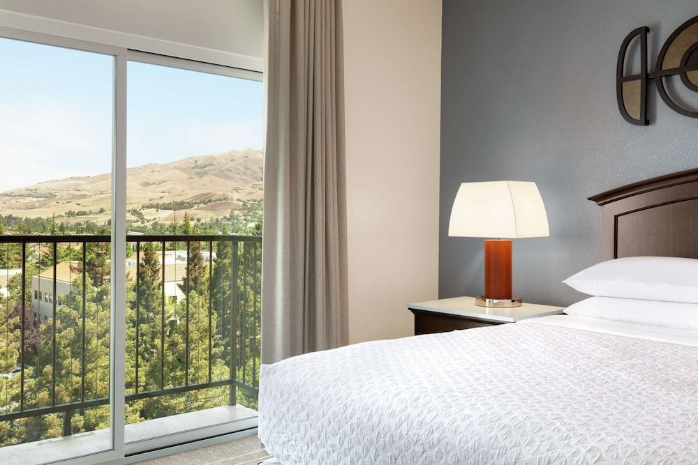 Room, 2 Queen Beds, Mountain View