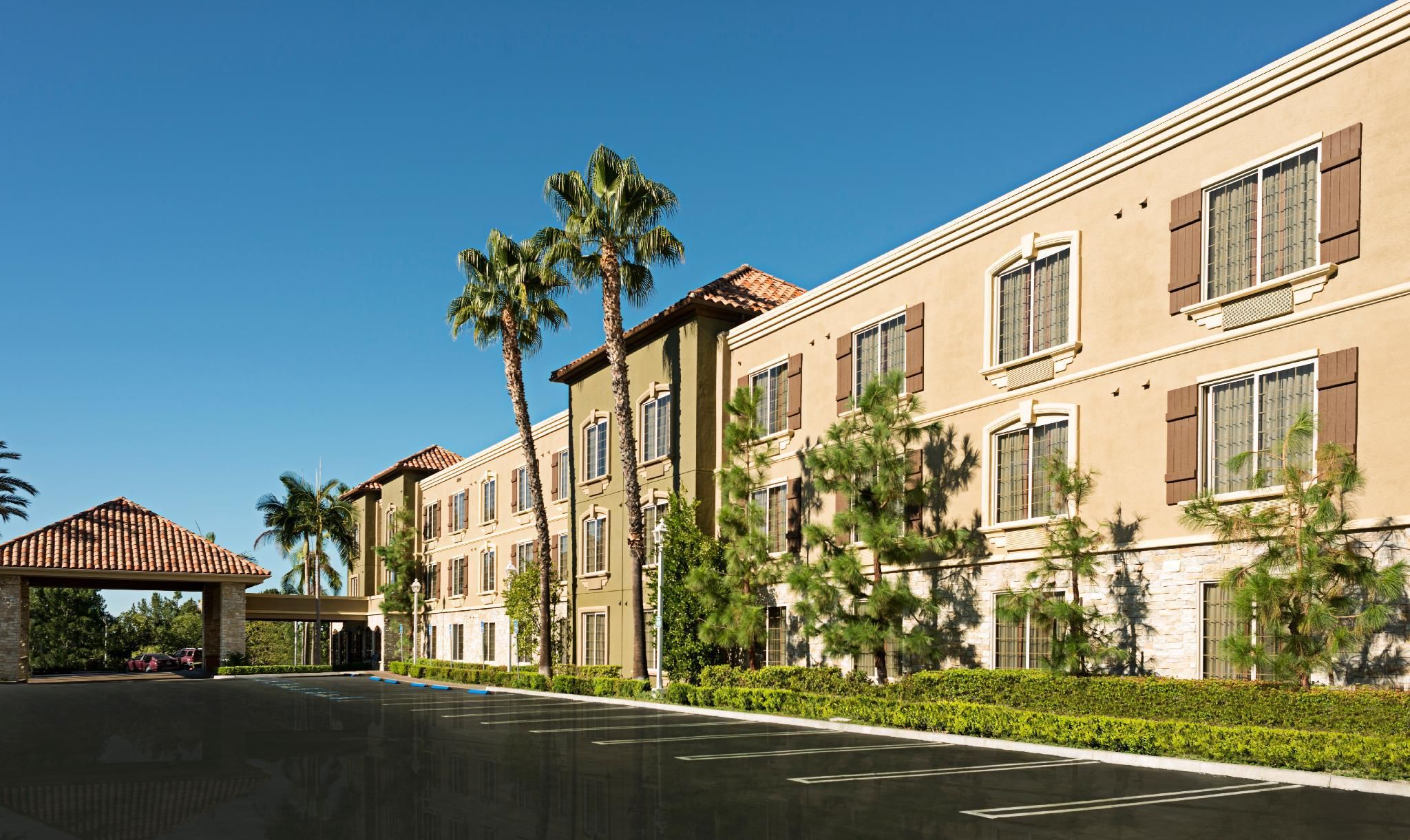 Ayres Suites Mission Viejo – Lake Forest