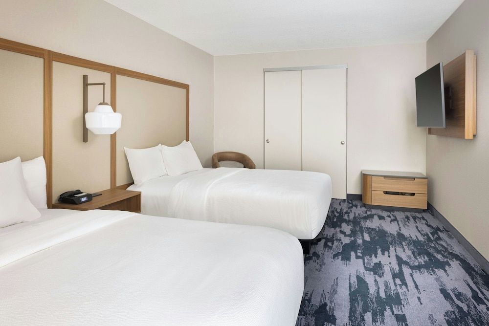 Suite, 2 Queen Beds, Non Smoking (Mobility Accessible, Tub)
