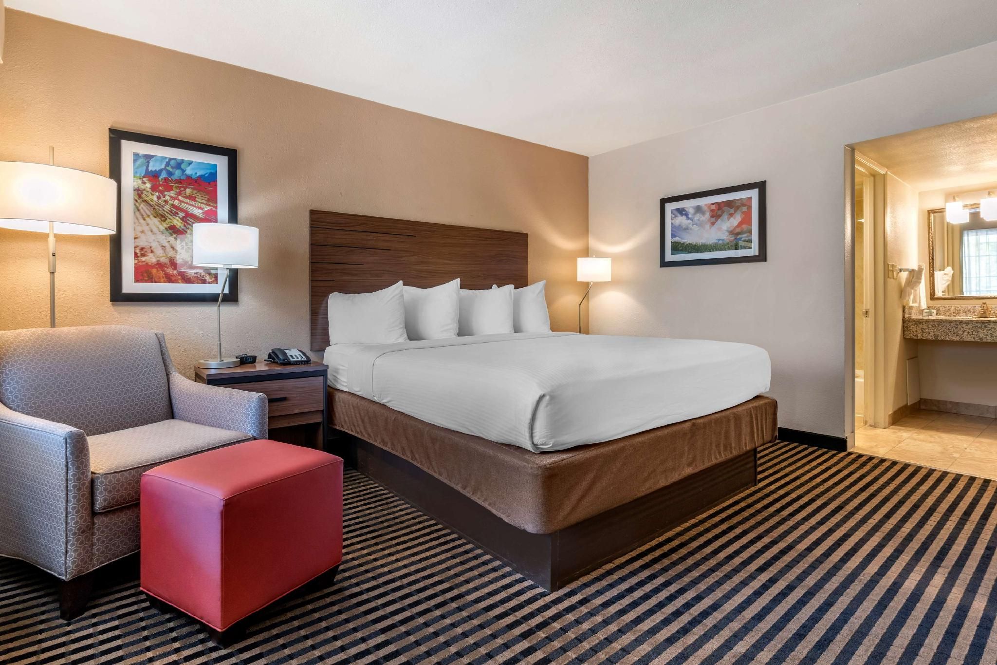 Best Western Town House Lodge 1 King Bed, Nonsmoking 2