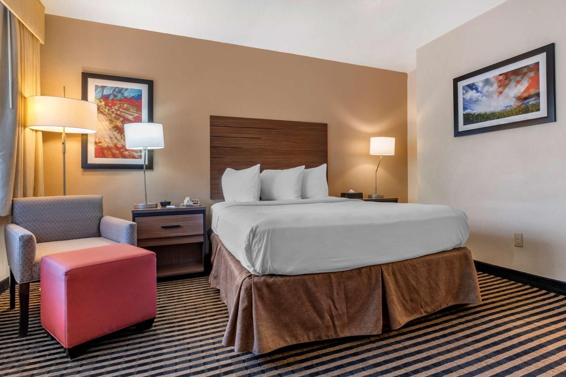 Queen Room with Roll-In Shower - Mobility Access