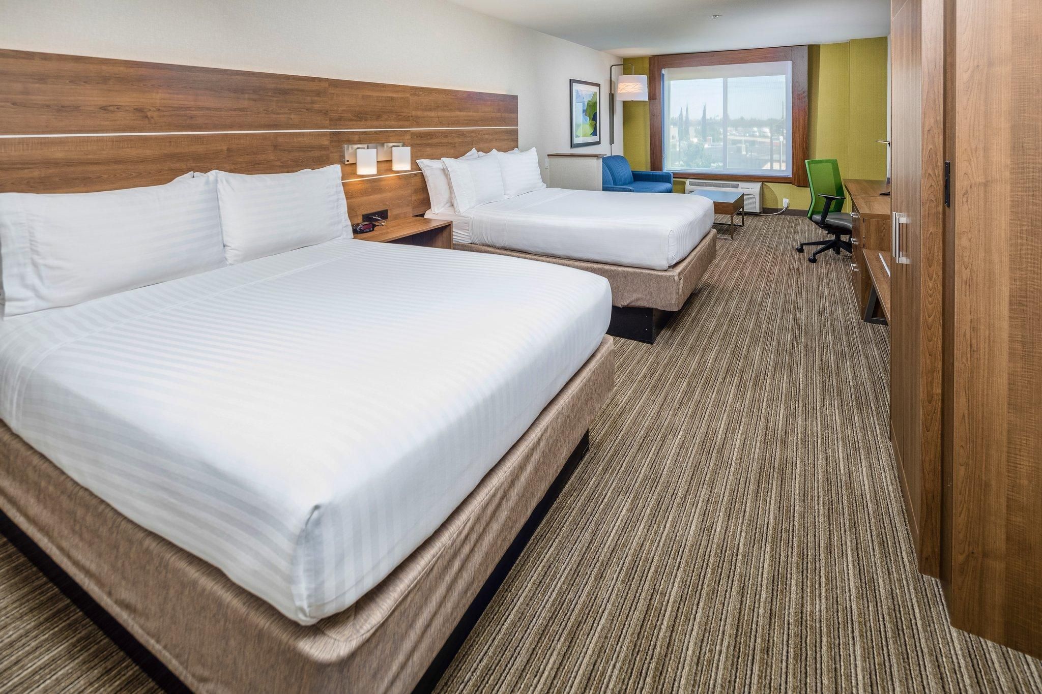 2 Queen Beds Suite Non-Smoking