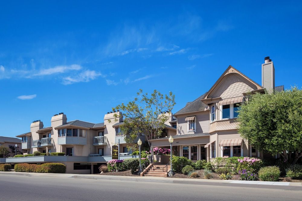 undefined Victorian Inn