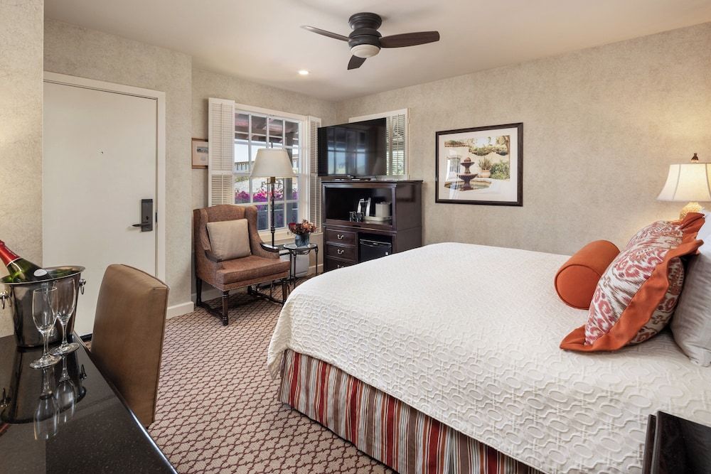 Casa Munras Garden Hotel & Spa Traditional Room, 1 King Bed