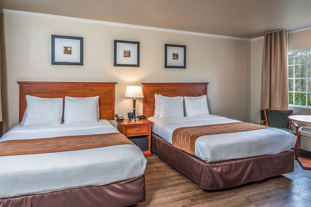 undefined The Inn at 1252 2