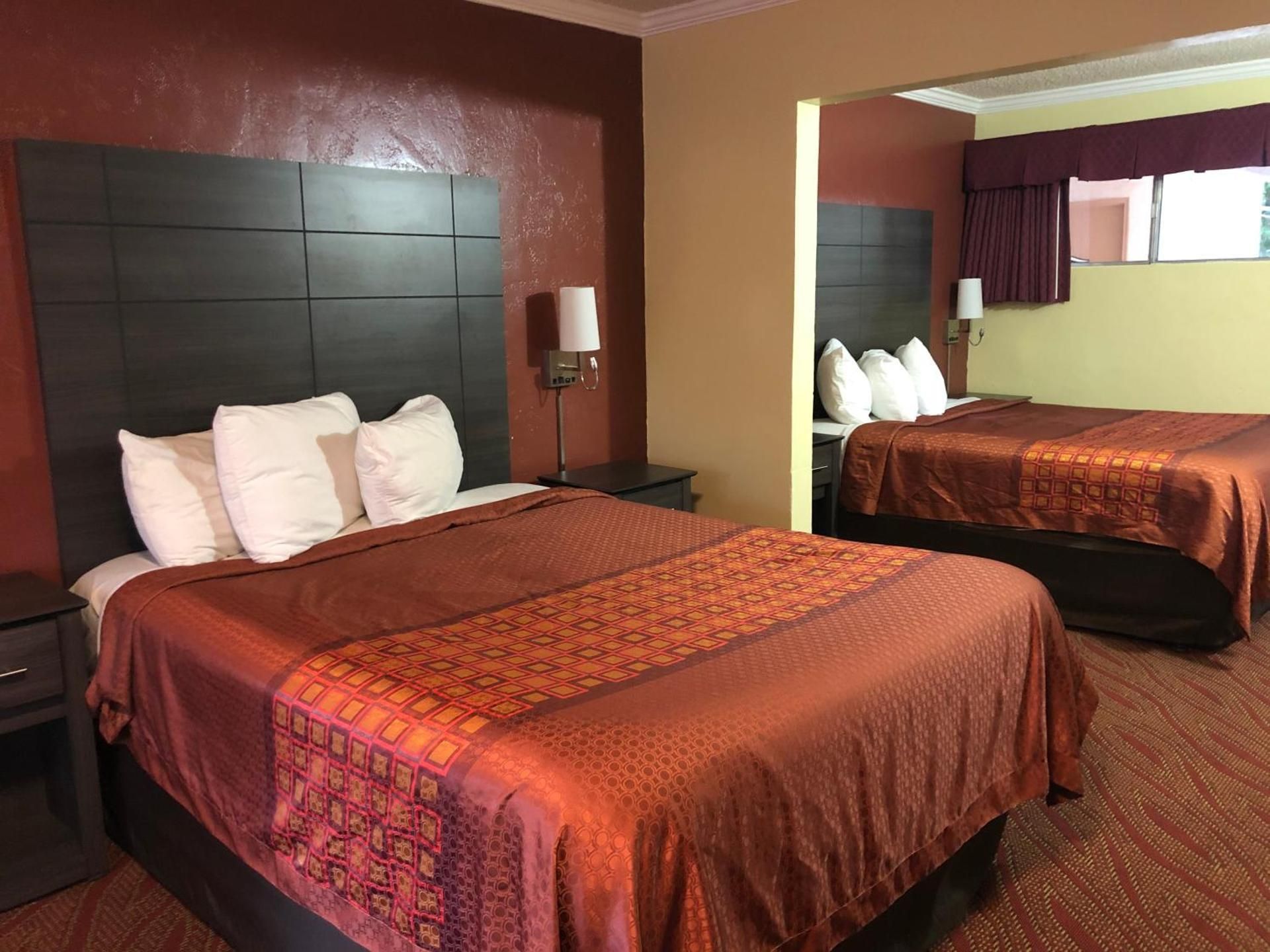 2 Queen Beds Accessible Non-Smoking (No A/C)