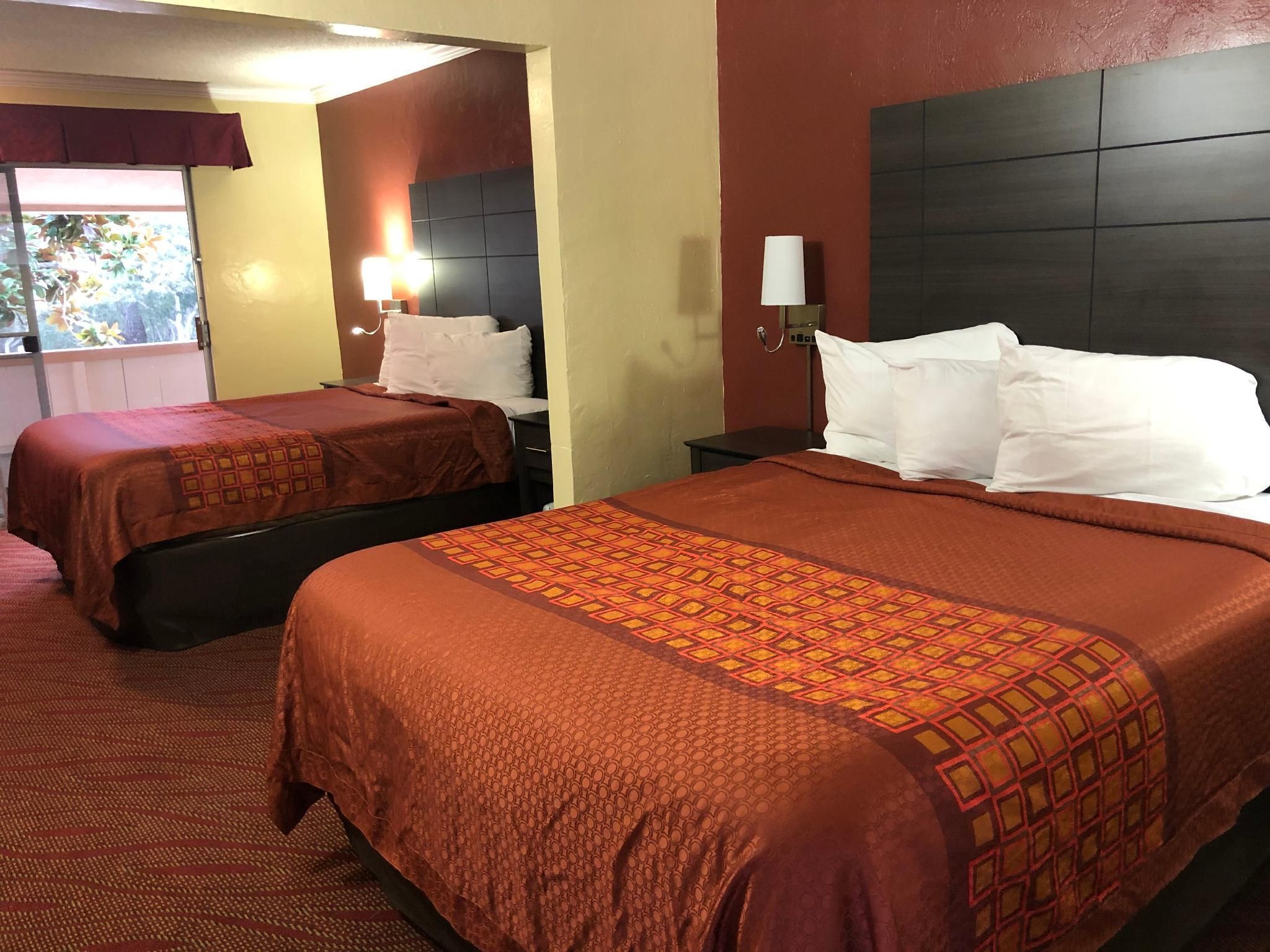 undefined Americas Best Value Presidents Inn on Munras 4