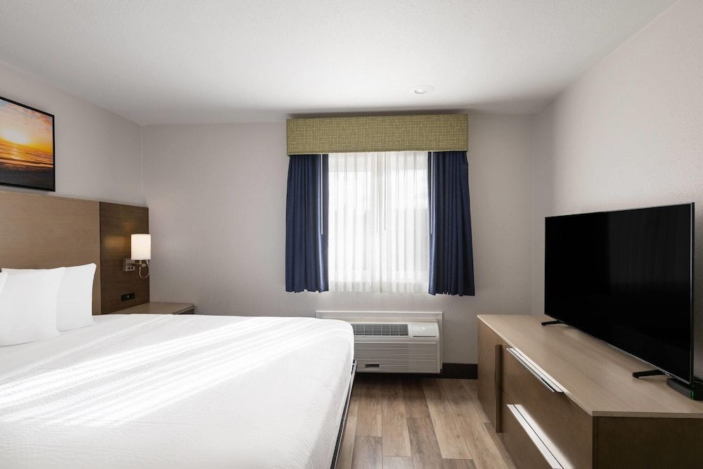 Studio Suite, 1 King Bed, Non Smoking