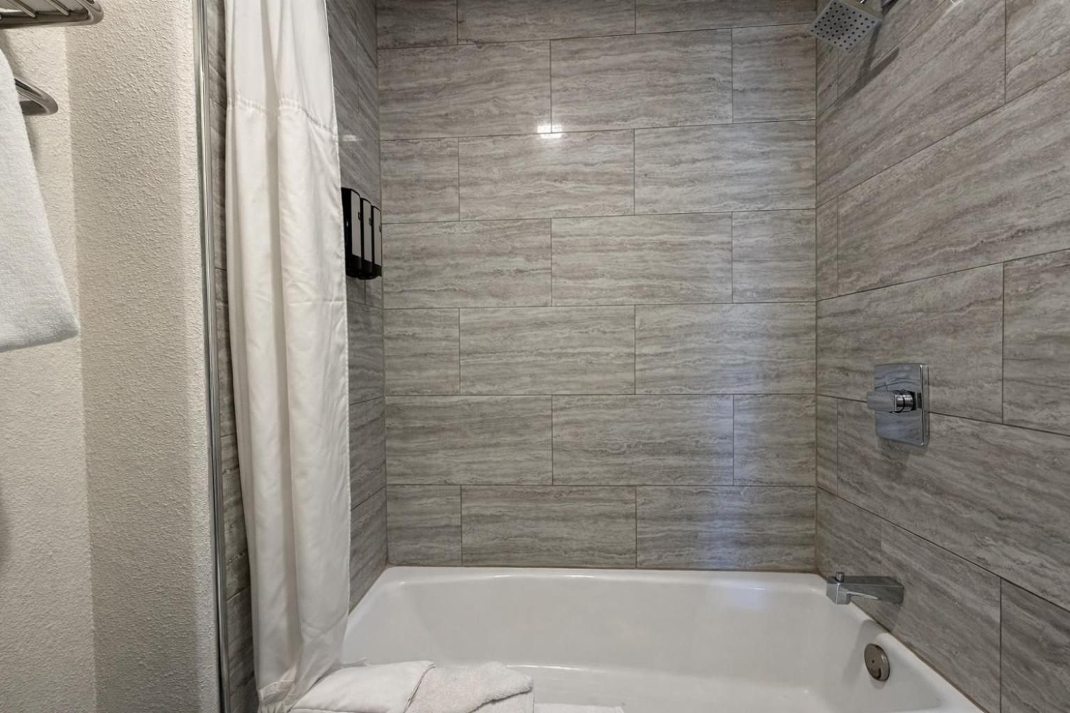 undefined Fisherman's Cove Inn 6