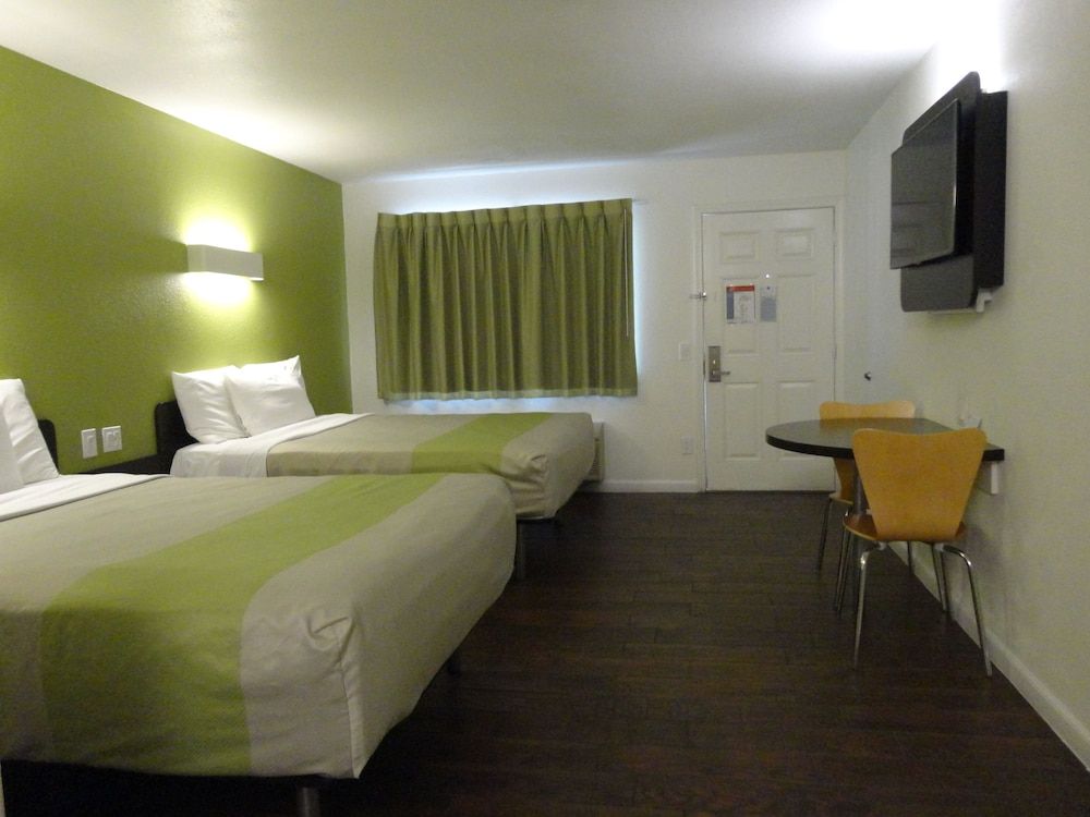 undefined Fisherman's Cove Inn 8