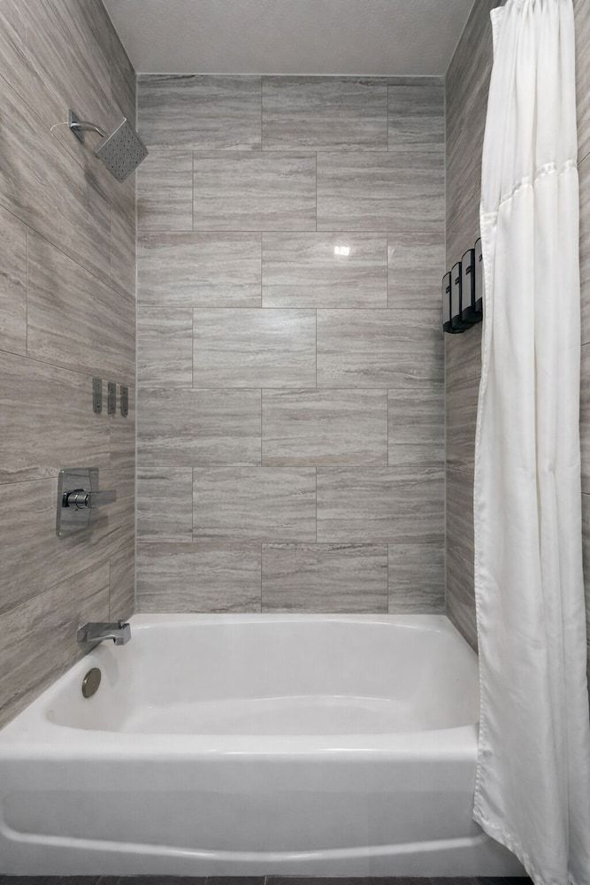 Fisherman's Cove Inn Classic Room, 1 King Bed, Non Smoking 6