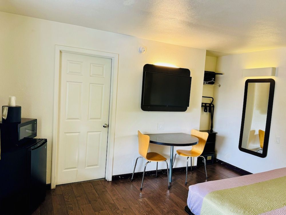 Fisherman's Cove Inn Standard Room, 1 King Bed, Non Smoking 6