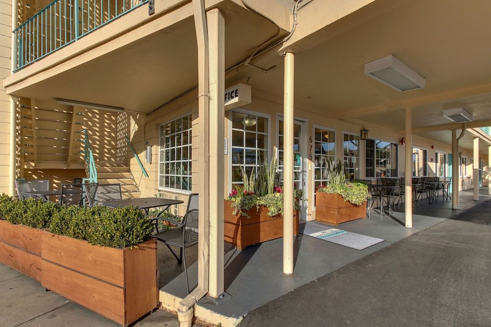 undefined The Stevenson Monterey 9