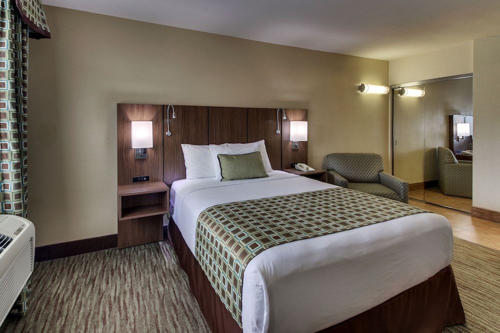 The Stevenson Monterey Junior Single Room, 1 Queen Bed, Non Smoking, Refrigerator