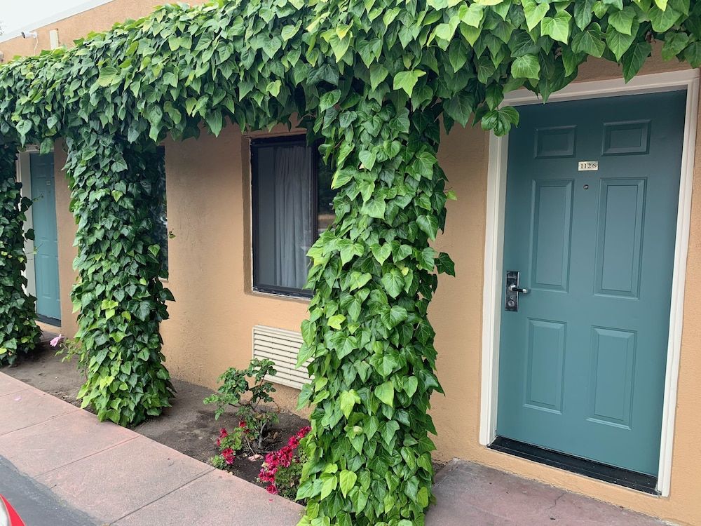 undefined Monterey Oceanside Inn 3