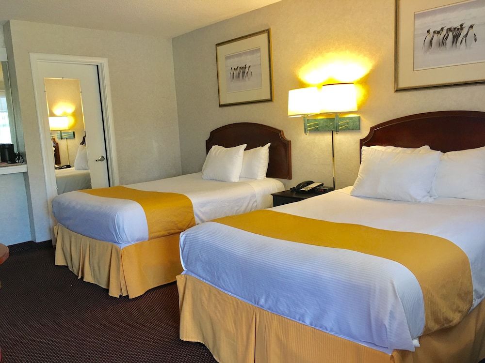 undefined Pelican Inn Monterey 2