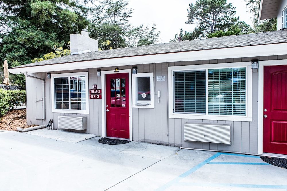 undefined Pelican Inn Monterey 9