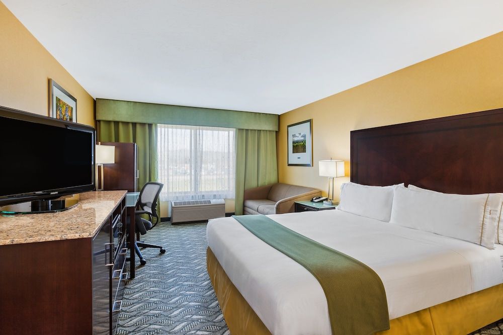 Standard Room, 1 King Bed, Accessible (Mobility)