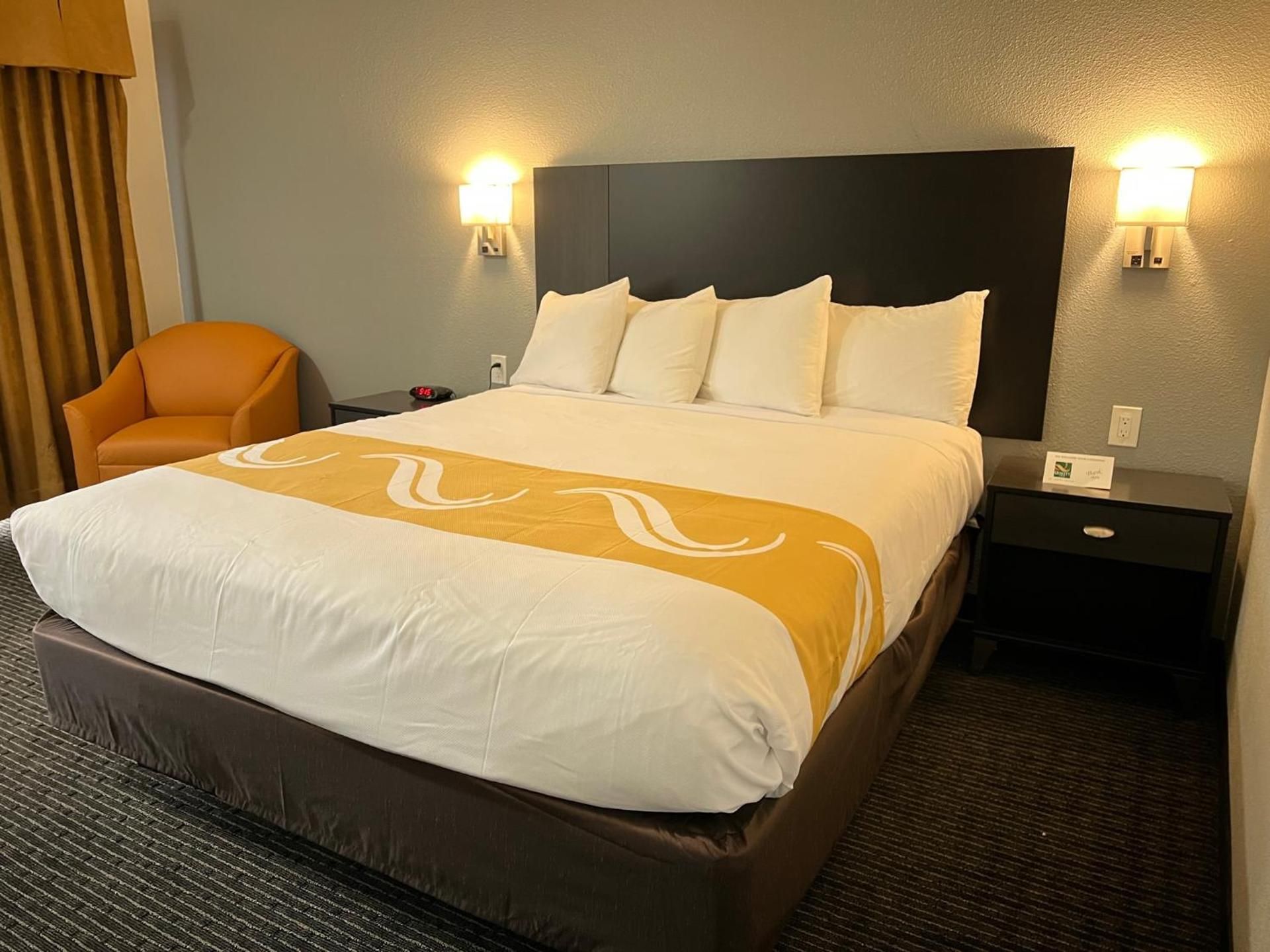 Quality Inn & Suites South San Jose / Morgan Hill 1 King Bed, Efficiency, Nonsmoking