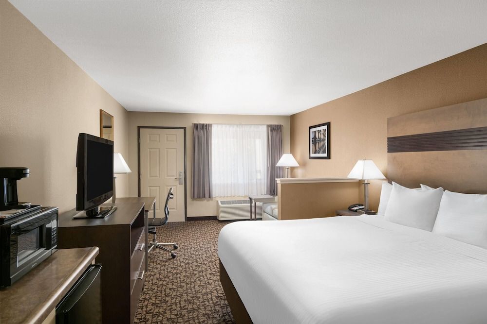 Room, 1 King Bed, Non Smoking