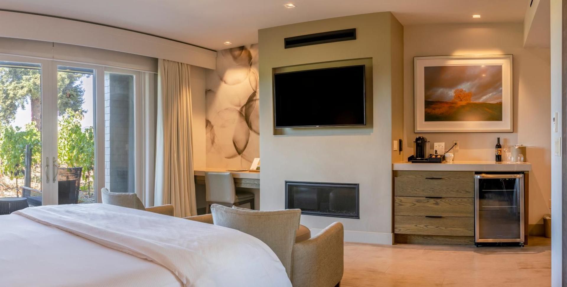 SENZA Hotel Superior Suite with King Bed