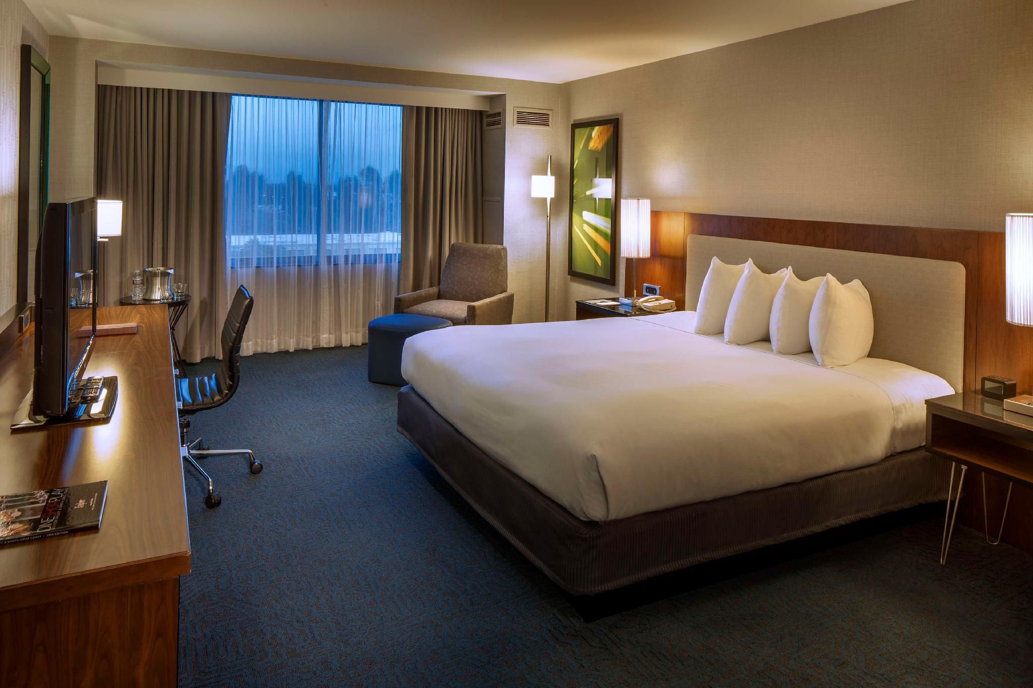 1 King Bed Tower Room
