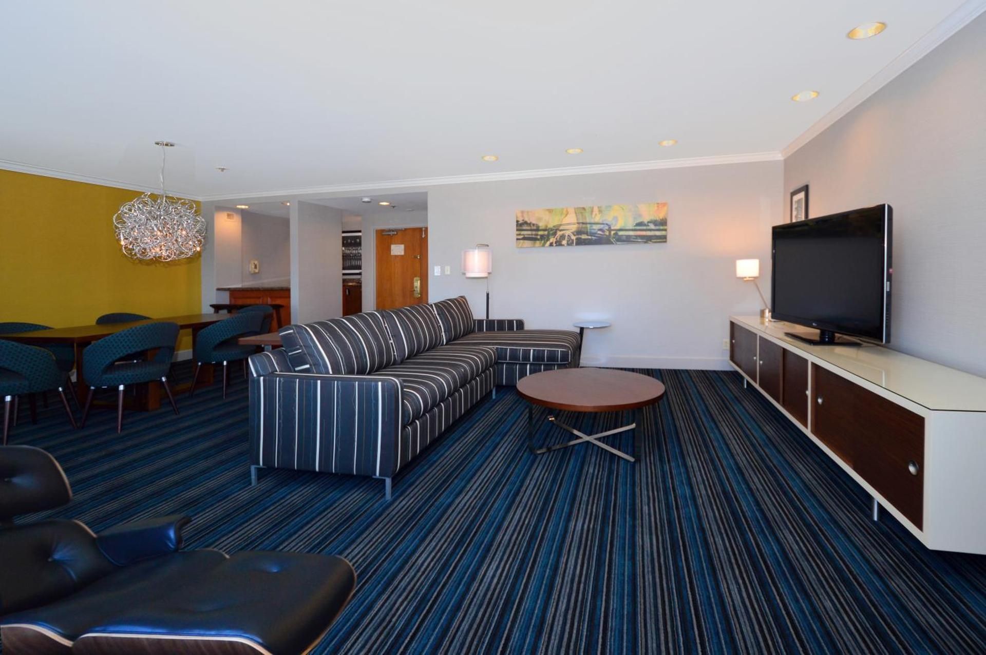 One-Bedroom Presidential King Suite