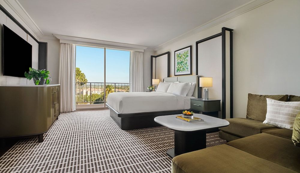 Pendry Newport Beach Lido Balcony Suite