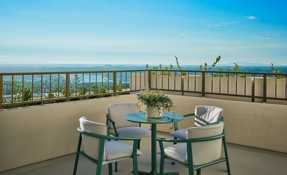 Pendry Newport Beach Lido Balcony Suite 3