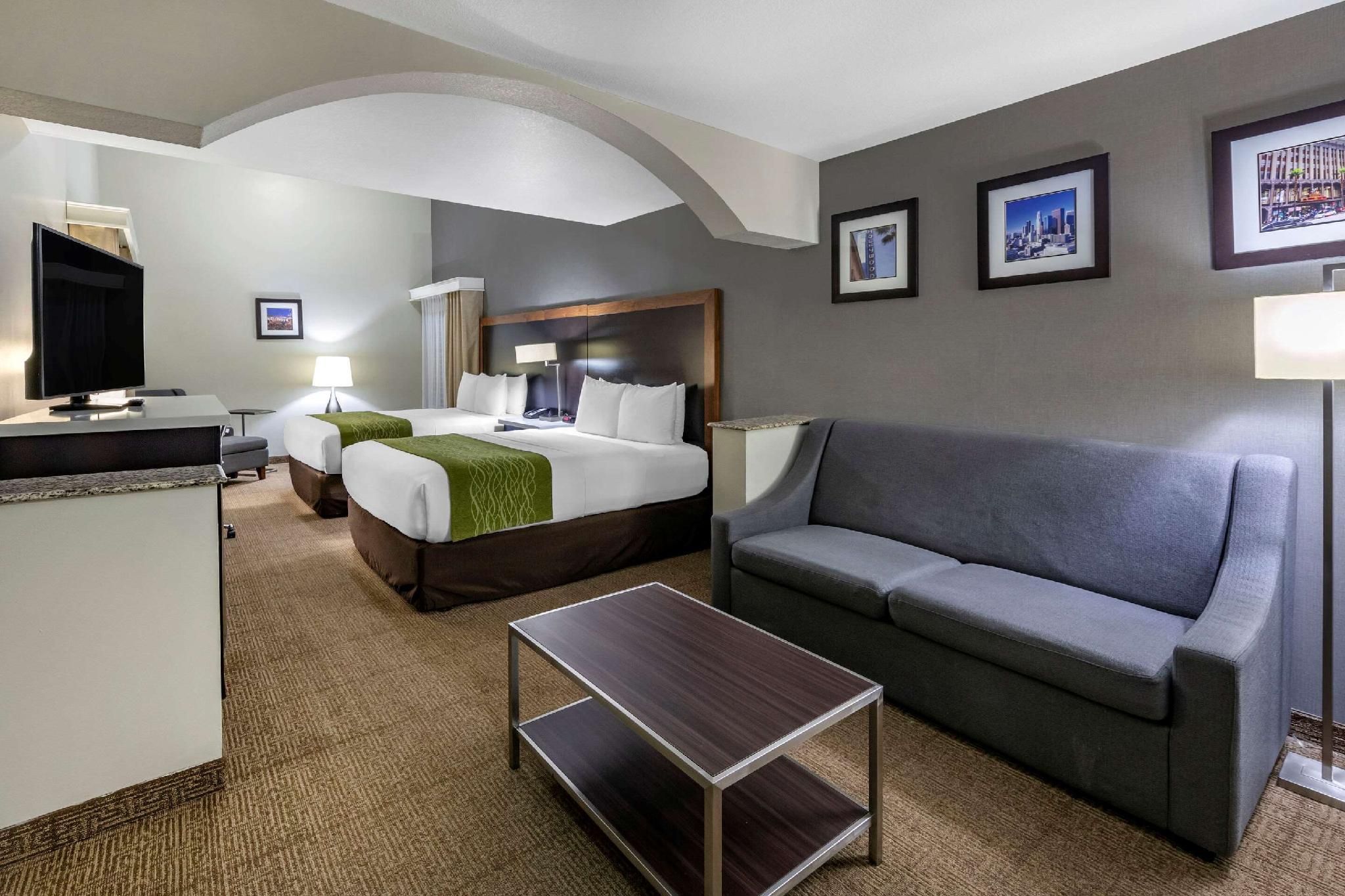 2 Queen Beds Suite Nonsmoking