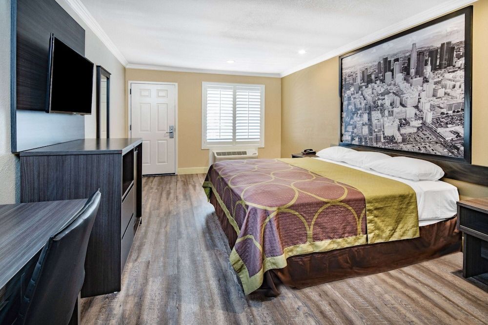 Room, 1 King Bed, Accessible, Non Smoking (Mobility/Hearing Impaired)