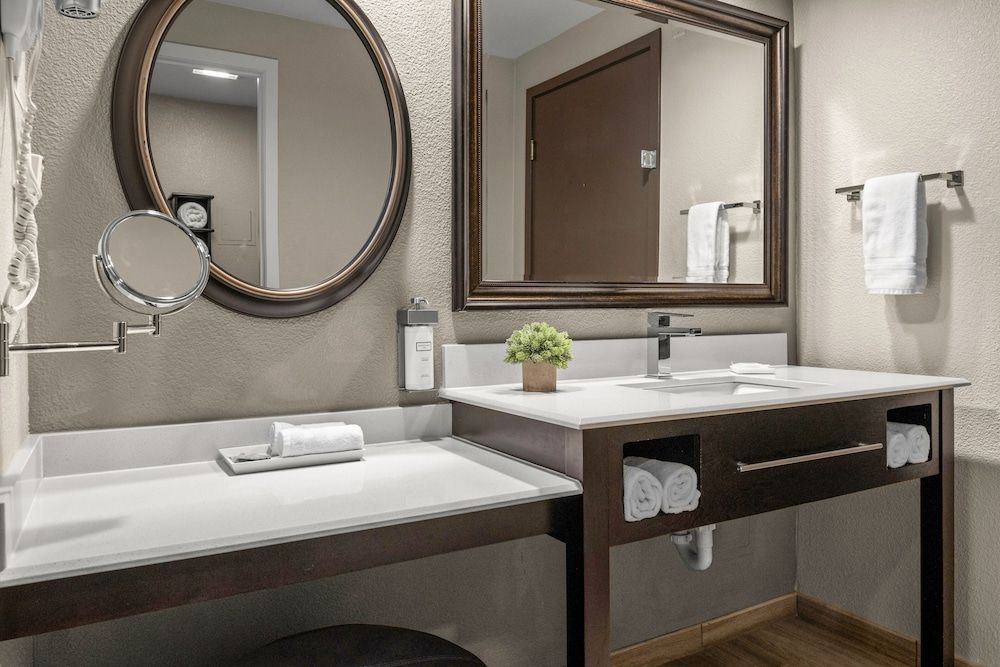 Yosemite Southgate Hotel & Suites Family Suite, 2 Queen Beds 8