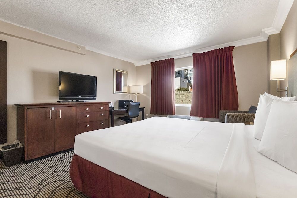 Jack London Inn Standard Room, 1 King Bed (King) 3