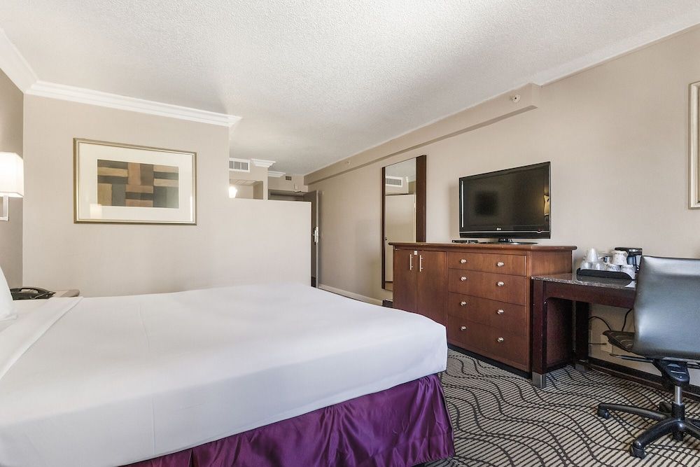 Jack London Inn Standard Room, 1 King Bed (King) 6