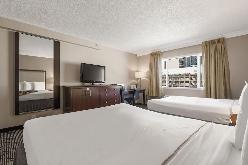 Jack London Inn Standard Room, 2 Queen Beds (Two Queen Beds) 3