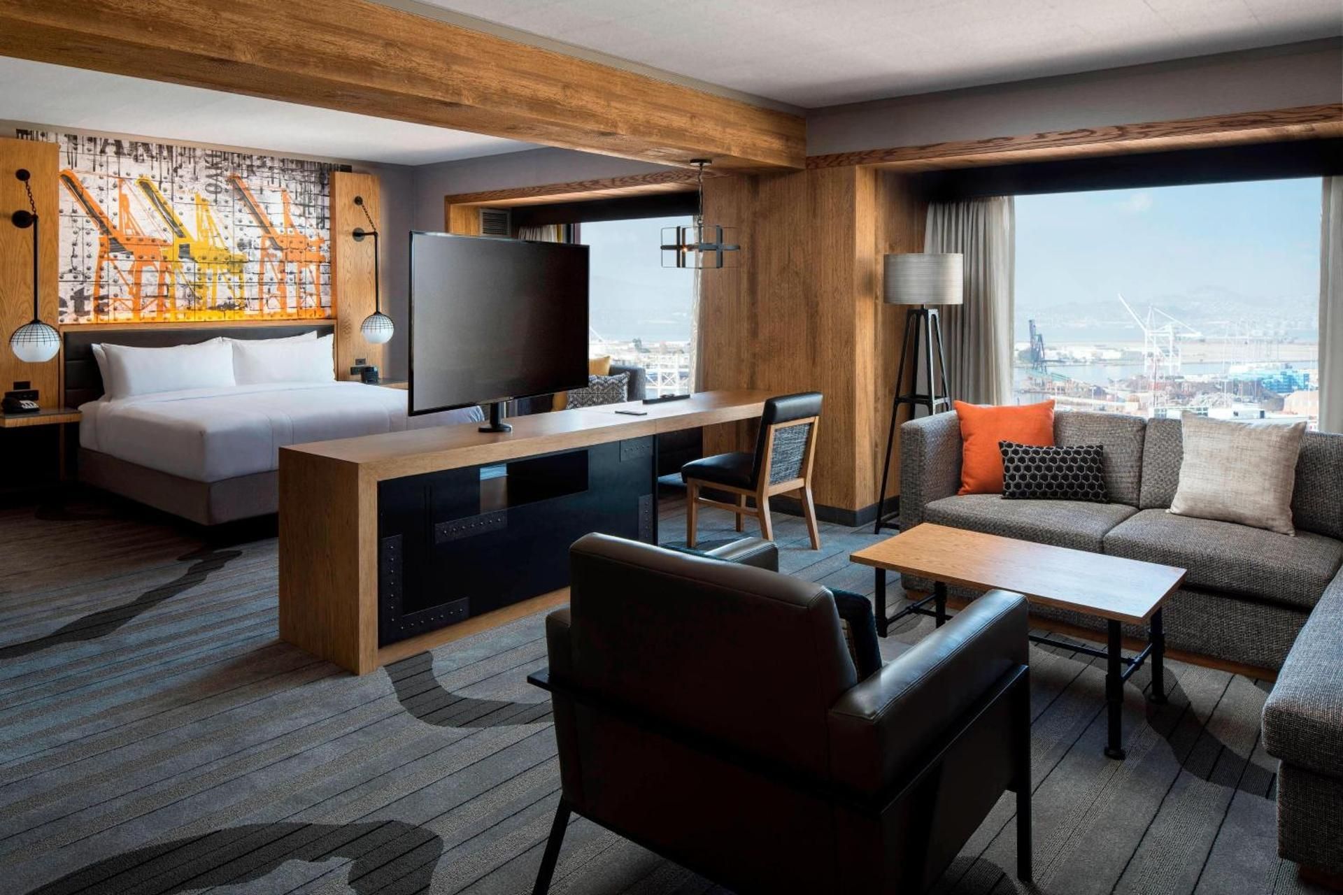 King Suite with Roll-In Shower - Mobility Accessible