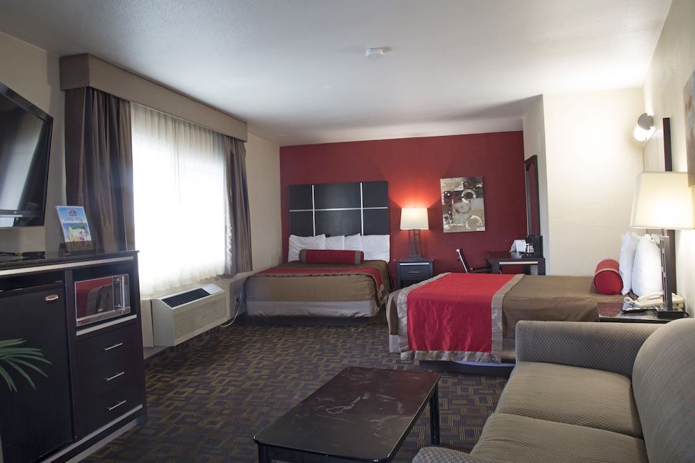 Harbor Inn & Suites Superior Triple Room, Multiple Beds, Non Smoking 6