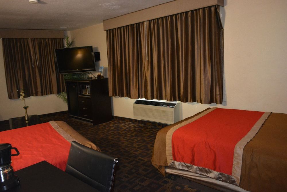 Harbor Inn & Suites Superior Triple Room, Multiple Beds, Non Smoking 4