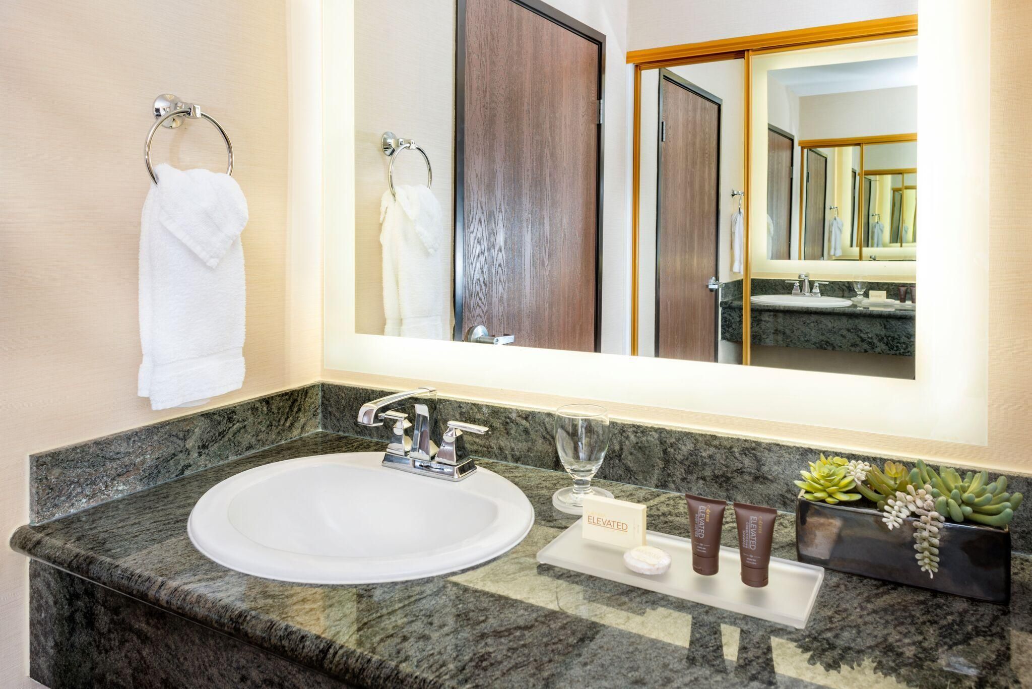 2 Queen Beds Deluxe Room