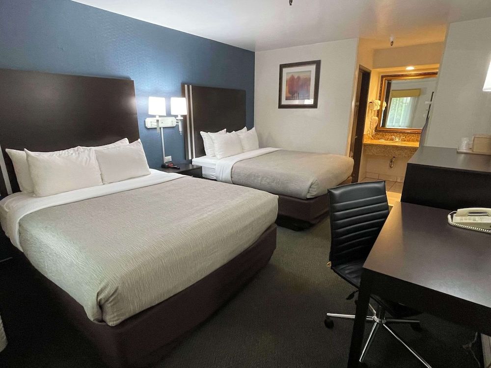 Standard Room, 2 Queen Beds, Non Smoking
