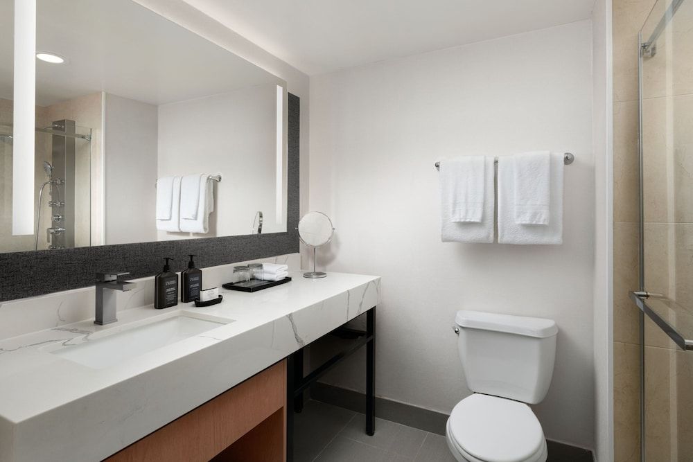 Junior Suite, 1 King Bed, Corner