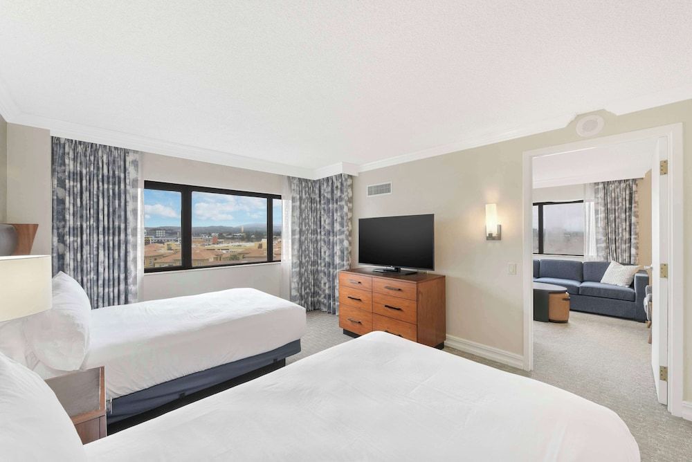 Suite - 2 Double Beds with Queen Sofabed