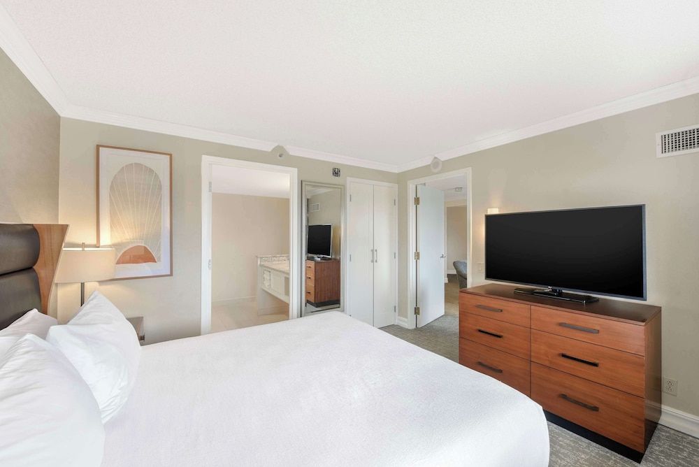 Family Suite - 1 King, 1 Double, 1 Queen Sofabed Hearing Access