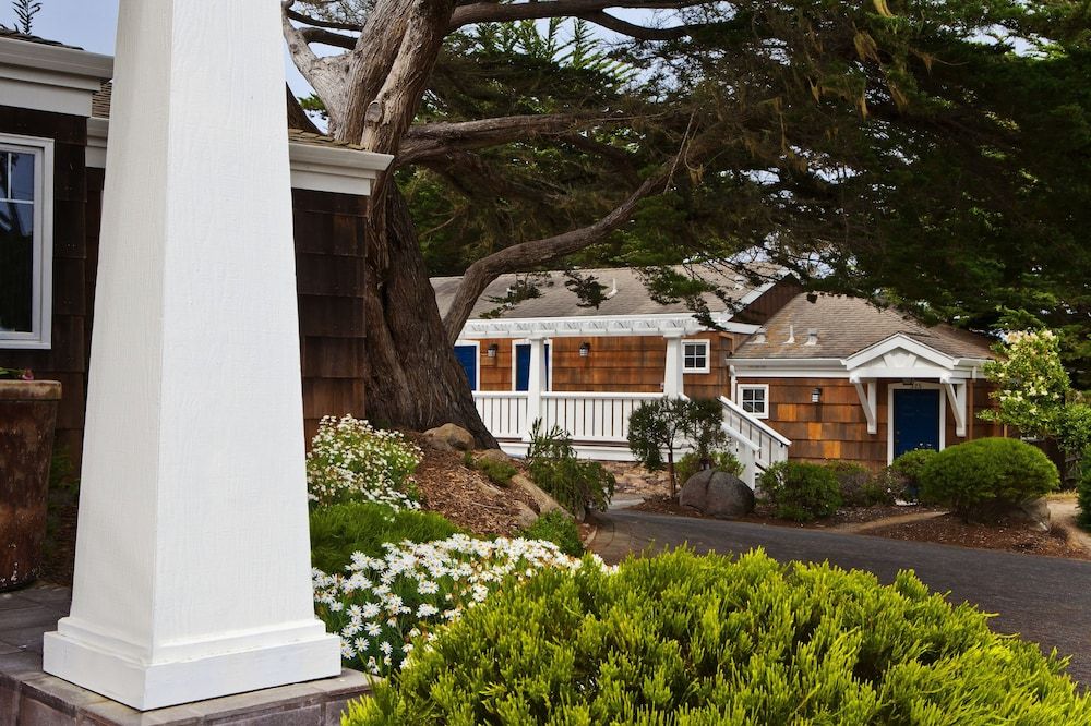 undefined Lighthouse Lodge And Cottages 2