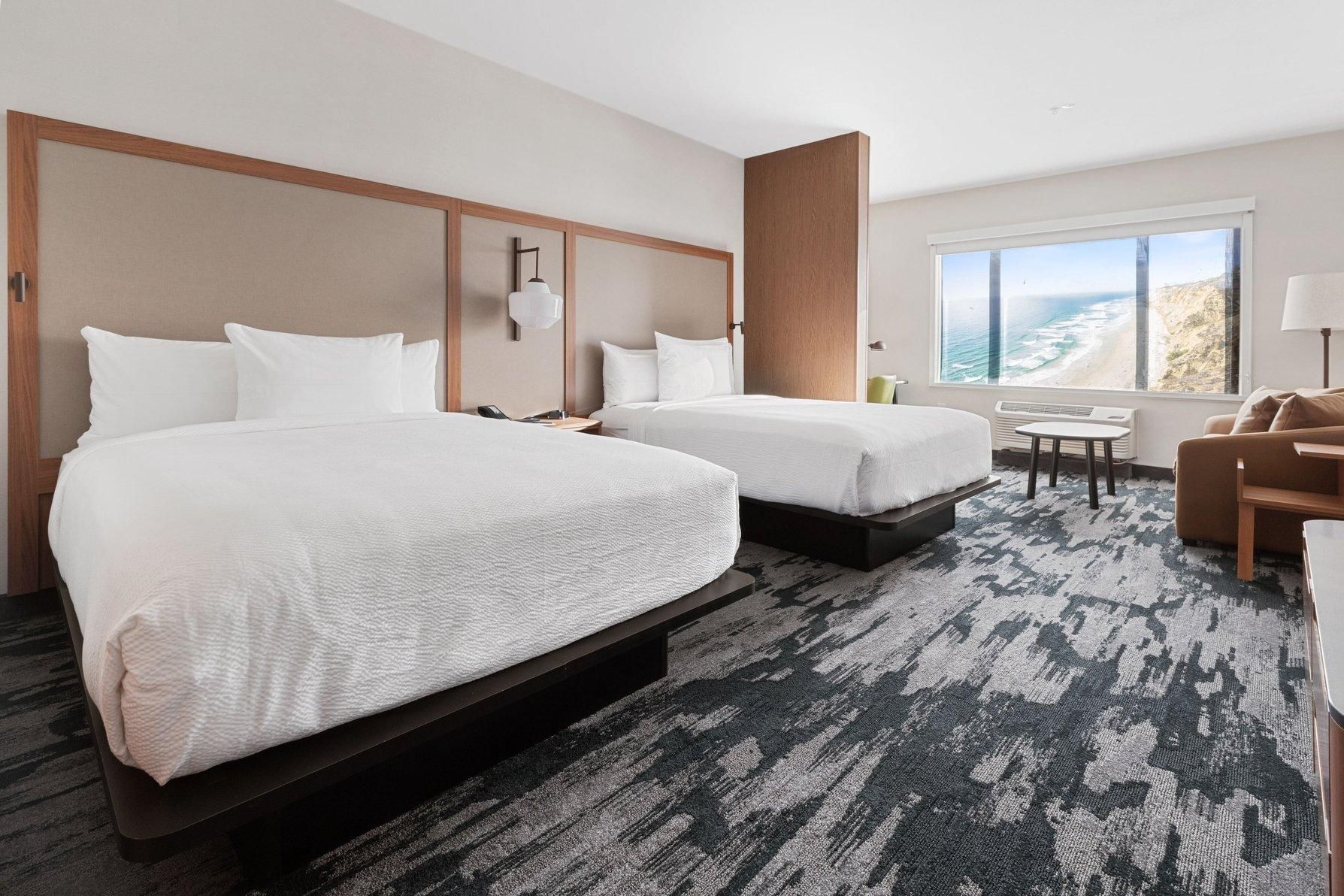 Suite, 2 Queen, Sofa bed