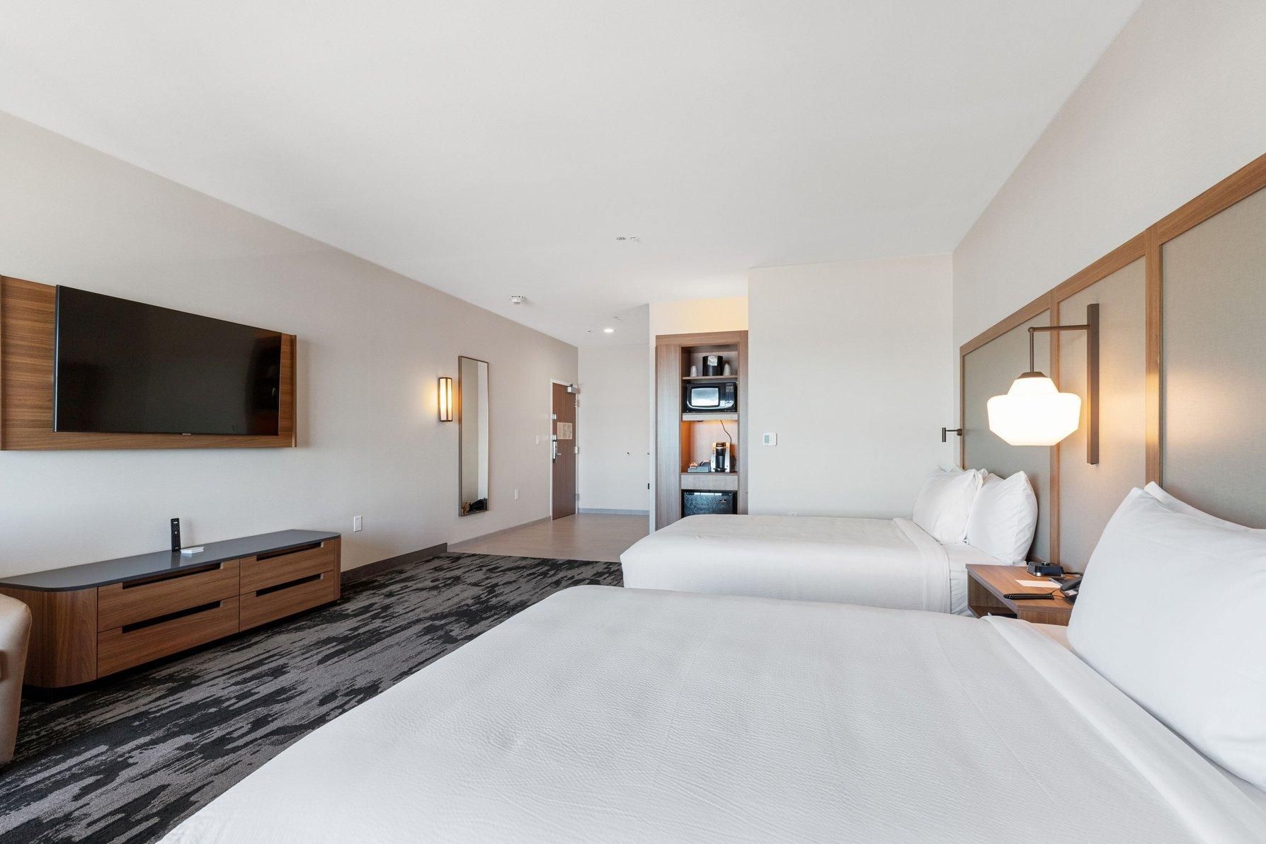 Suite, 2 Queen, Sofa bed, Partial ocean view