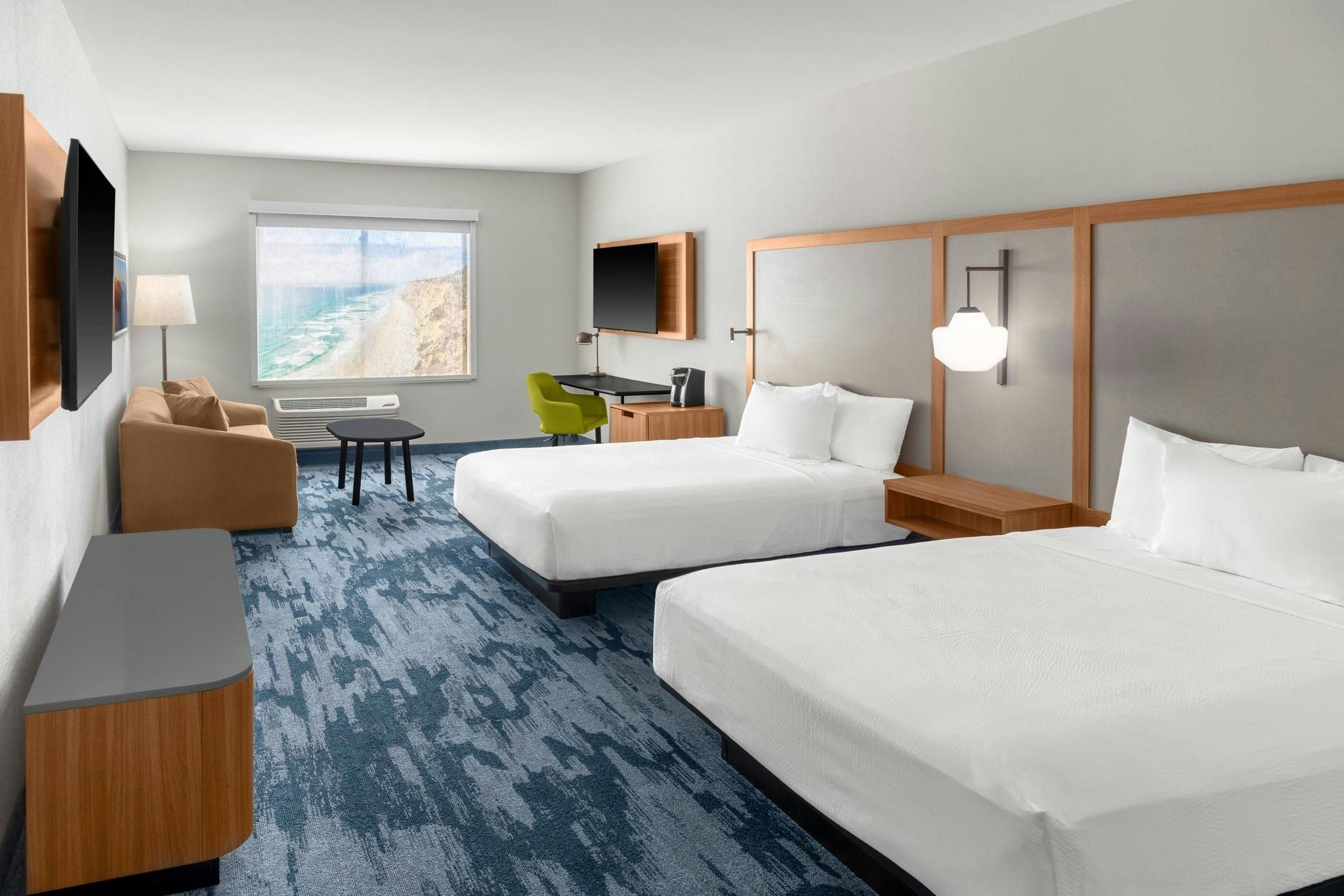 Suite, 2 Queen, Sofa bed