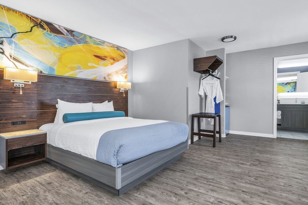 Standard Room, 1 Queen Bed, Ocean View