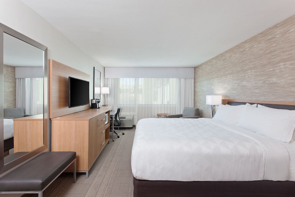 Standard Room, 1 Queen Bed, Accessible (Mobility, Transfer Shower)